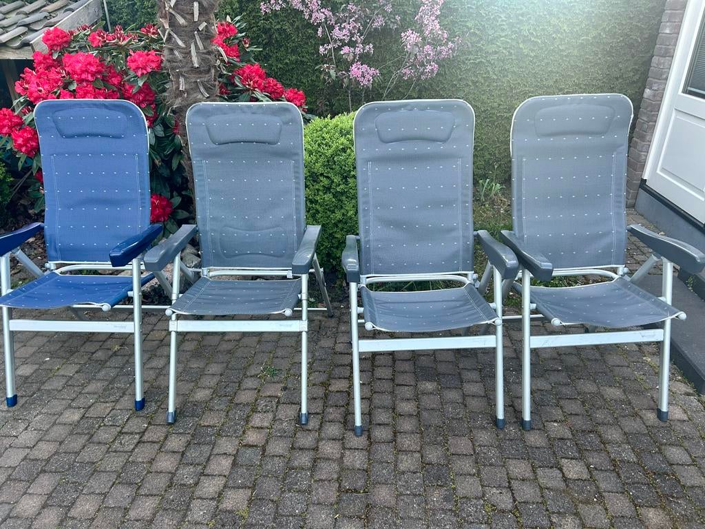 4 Westfield kampeerstoelen (3x grijs, 1x blauw) met 2 voeten, Ophalen, Gebruikt, Campingstoel