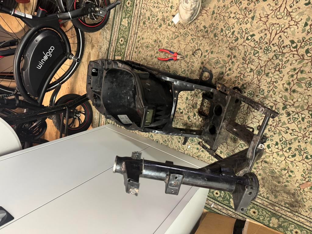 Zip frame zonder 123 zwart, Ophalen, Zo goed als nieuw, Benzine