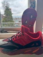 Adidas Yeezy 700 Boost Hi-Res Red, Ophalen of Verzenden, Zo goed als nieuw
