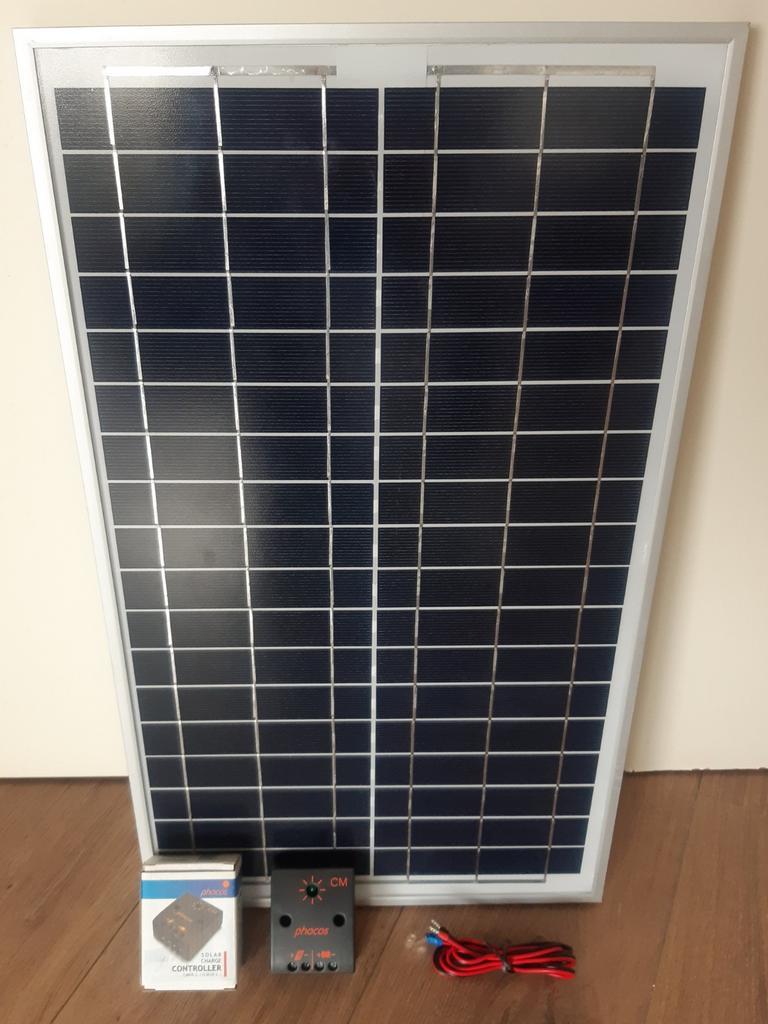 25 watt zonnepaneel met laadregelaar en aansluit kabel, Watersport en Boten, Ophalen, Zo goed als nieuw, Motor en Techniek