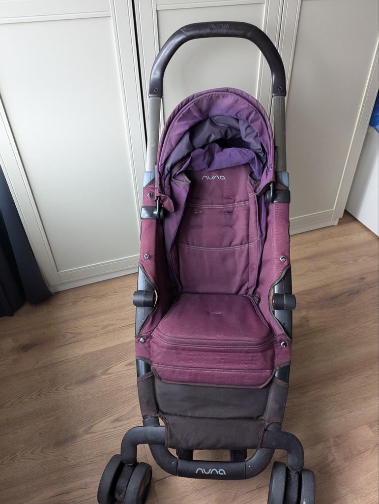 Nuna Pepp buggy bordeauxrood, Kinderen en Baby's, Buggy's, Ophalen of Verzenden, Gebruikt, Zonnekap