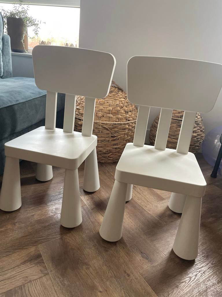 2x IKEA Mammut kinderstoeltjes wit - Gebruikt, Kinderen en Baby's, Kinderkamer | Tafels en Stoelen, Ophalen, Gebruikt, Stoel(en)
