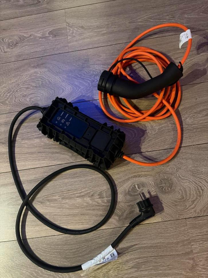 Aptiv Type 2 Thuislader - Zo goed als nieuw!, Auto diversen, Laadpalen, Zo goed als nieuw, Laadkabel, Ophalen of Verzenden