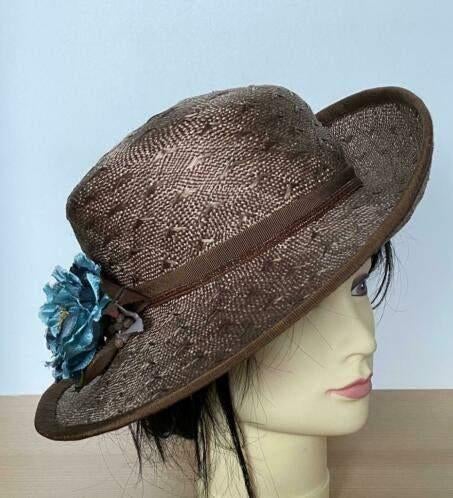 Bruine hoed maat 56/57, Kleding | Dames, Hoeden en Petten, Ophalen of Verzenden, Zo goed als nieuw, 56 of 57 cm (M, 7 of 7⅛ inch)