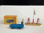 Dinky Toys B.E.V. Electric truck en ESSO tankstation, Ophalen of Verzenden, Zo goed als nieuw, Overige typen, Dinky Toys