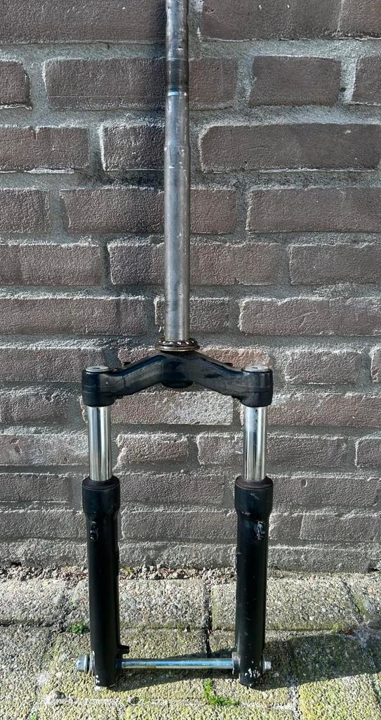 peugeot kisbee voorvork 2014, Fietsen en Brommers, Brommeronderdelen | Scooters, Zo goed als nieuw, Peugeot, Frame, Ophalen of Verzenden