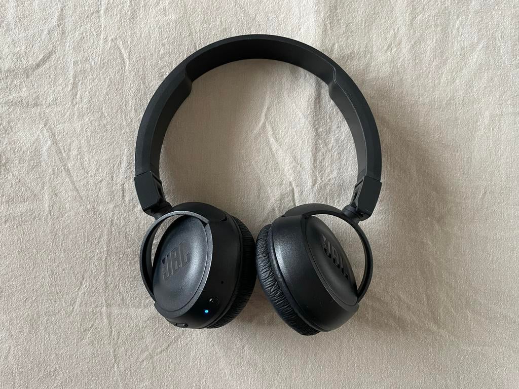 JBL T450BT draadloze koptelefoon, Ophalen, Zo goed als nieuw, Op oor (supra aural), Draadloos