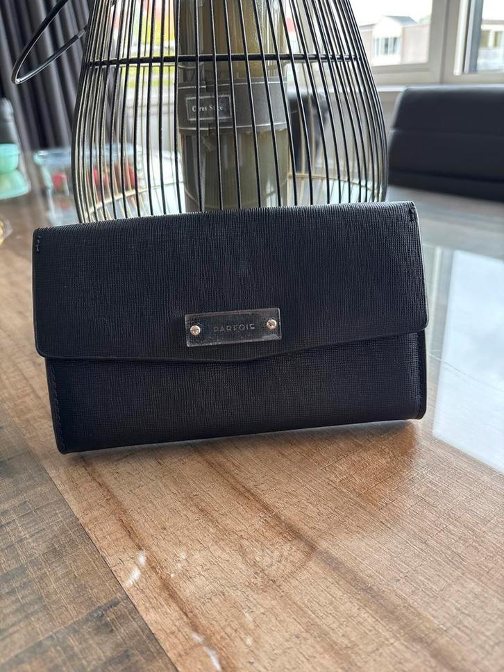 Stijlvolle Zwarte Parfois Portemonnee met Knipsluiting, Sieraden, Tassen en Uiterlijk, Portemonnees, Zo goed als nieuw, Overige merken