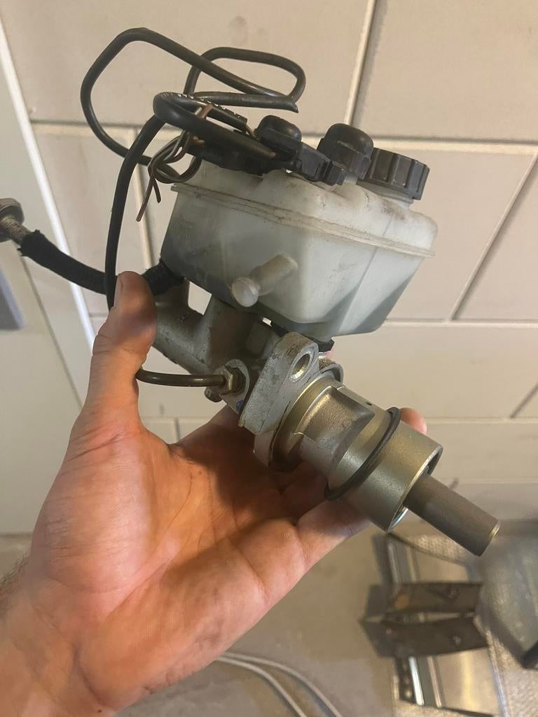 Mercedes W126 Remvloeistof reservoir, Auto-onderdelen, Remmen en Aandrijving, Ophalen of Verzenden, Gebruikt, Mercedes-Benz