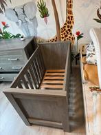 Kinderkamer uitzet. Comode, bedje, kast en wandplank, Ophalen, Gebruikt, Jongetje of Meisje