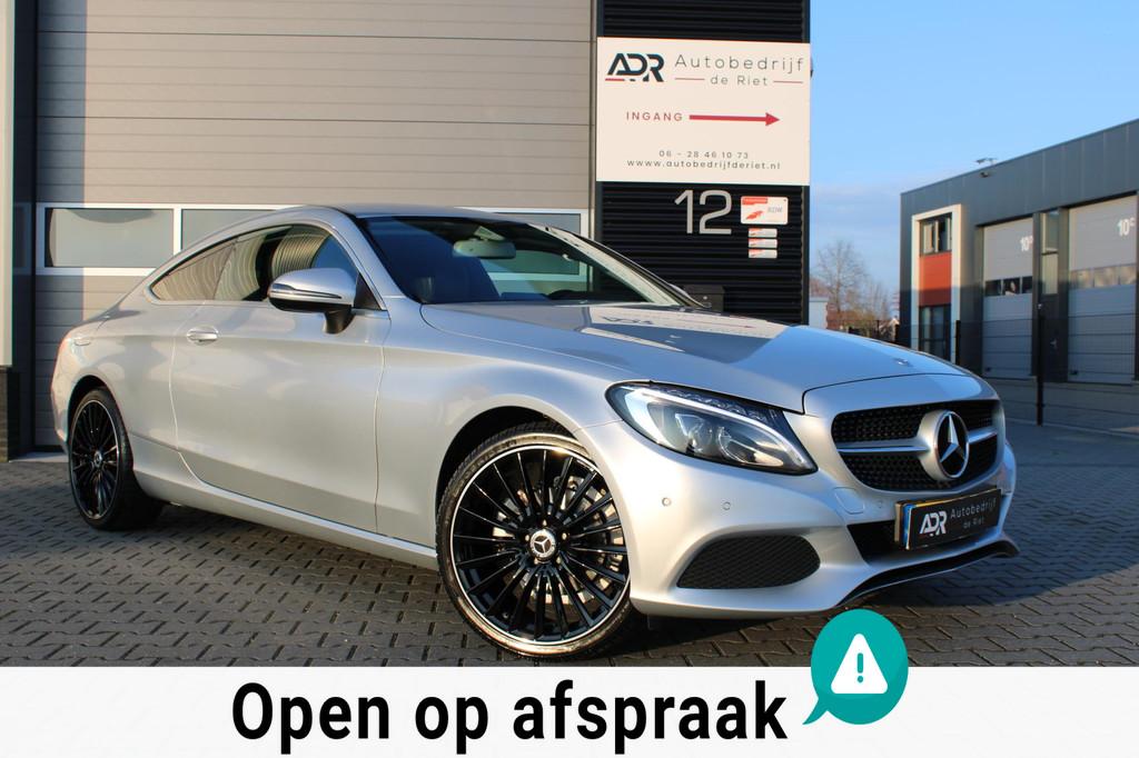 Mercedes-Benz C-klasse Coupé 180 Prestige AMG / Full Led /, Auto's, Achterwielaandrijving, Gebruikt, 4 stoelen, Handgeschakeld