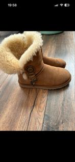 Ugg laarzen bruin met knoop maat 36, Kleding | Dames, Bruin, Lage of Enkellaarzen, Ophalen of Verzenden, Zo goed als nieuw