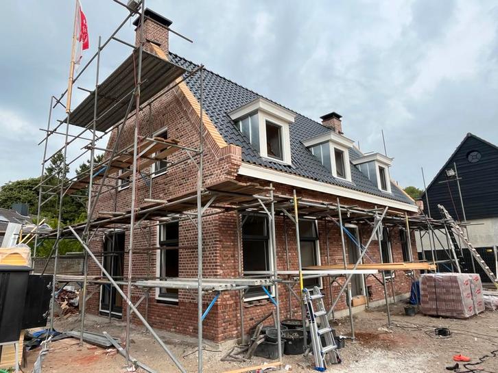 Steigerpakket: Jukken, bledjes, planken, spindels en klemmen, Doe-het-zelf en Verbouw, Steigers, Gebruikt, Gevelsteiger, 5 meter of hoger