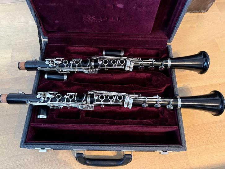 Uebel Bes & A klarinet, Muziek en Instrumenten, Blaasinstrumenten | Klarinetten, Gebruikt, Bes-klarinet, Hout, Met koffer, Ophalen