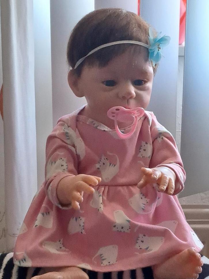 Nieuwe realistische babypop 53cm met zacht lijfje, Kinderen en Baby's, Speelgoed | Poppen, Nieuw, Babypop, Ophalen of Verzenden