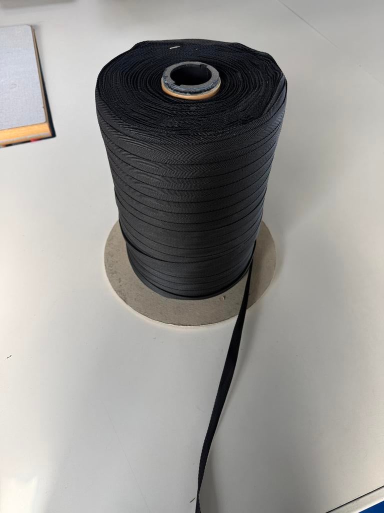 500 mtr polyester 20mm zwart bies band. Tassenband, Hobby en Vrije tijd, Naaien en Fournituren, Ophalen of Verzenden, Nieuw, Lint, Band of Elastiek