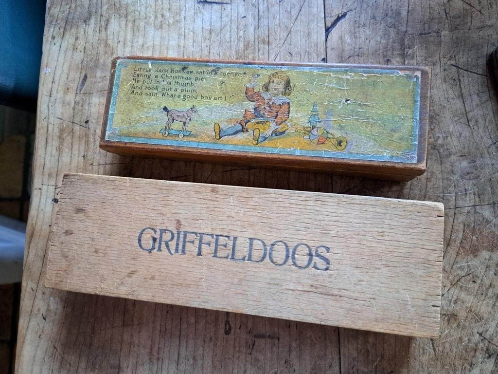 2 griffeldozen, Antiek en Kunst, Ophalen of Verzenden