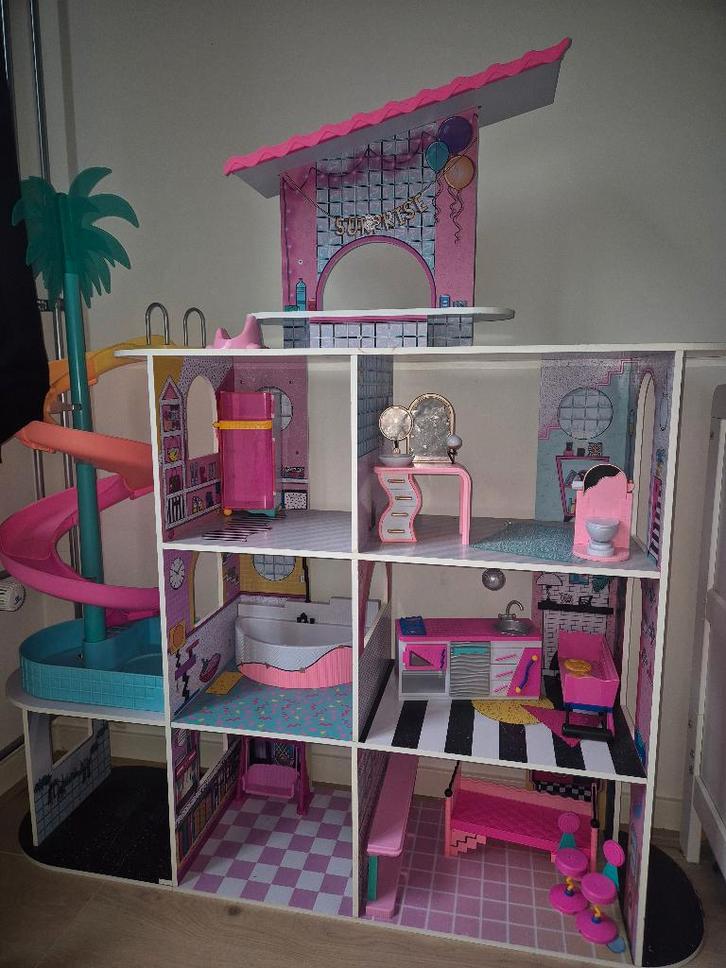 Lol poppenhuis, ophalen, Kinderen en Baby's, Speelgoed | Poppenhuizen, Zo goed als nieuw, Poppenhuis, Ophalen