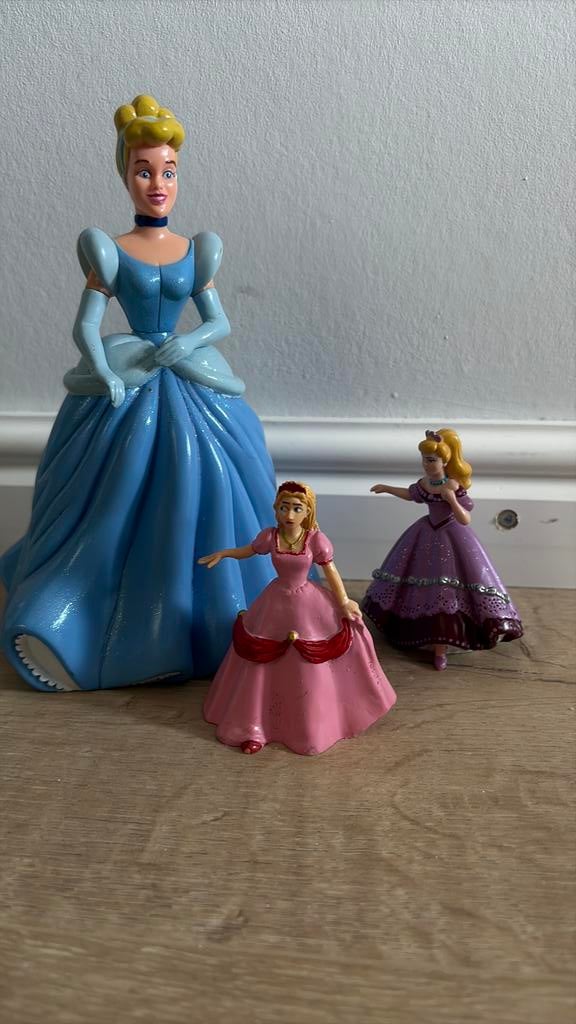 Leuke prinsessen voor kinderkamer, Ophalen of Verzenden, Assepoester of Belle, Zo goed als nieuw, Beeldje of Figuurtje