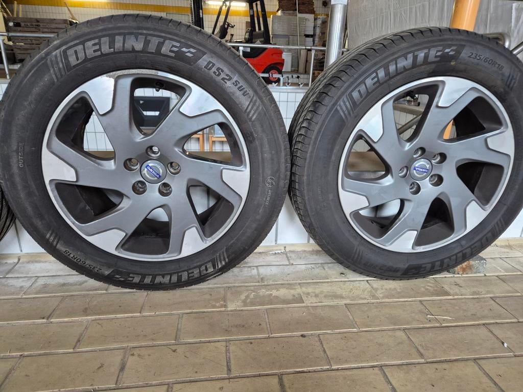 Originele Volvo velgen met Delinte DS2 SUV banden, Ophalen