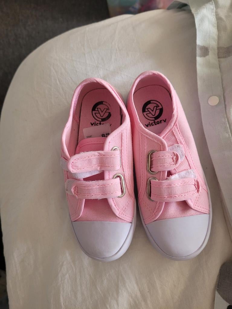 Nieuwe roze gymschoenen maat 29 - Helaas te klein, Meisje, Sportschoenen, Nieuw, Ophalen of Verzenden