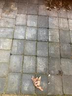 Grindtegels, rode bakstenen en grijze getrommelde stenen, Tuin en Terras, Ophalen, Gebruikt, 5 tot 10 m², Beton