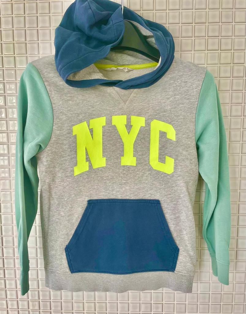 Comfortabele hoodie met NYC-print maat 134, Kinderen en Baby's, Kinderkleding | Maat 134, Verzenden, Zo goed als nieuw, Jongen