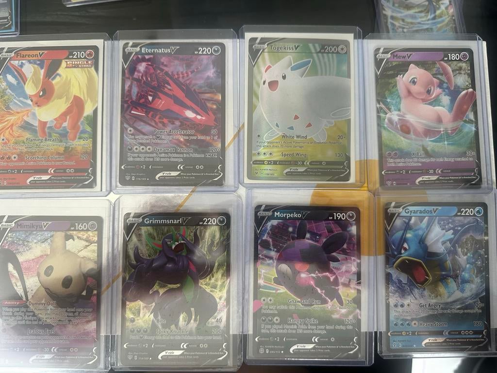 Pokémon V kaarten: Flareon, Eternatus, Togekiss, Mew, Mimiky, Ophalen of Verzenden, Nieuw, Meerdere kaarten