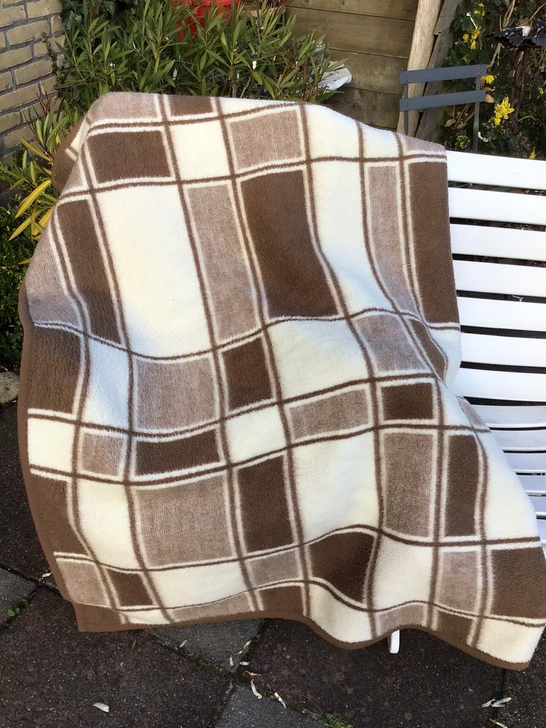 VINTAGE!Bruin/Beige Deken.Afmeting:150/220cm., Huis en Inrichting, Woonaccessoires | Plaids en Woondekens, Ophalen of Verzenden