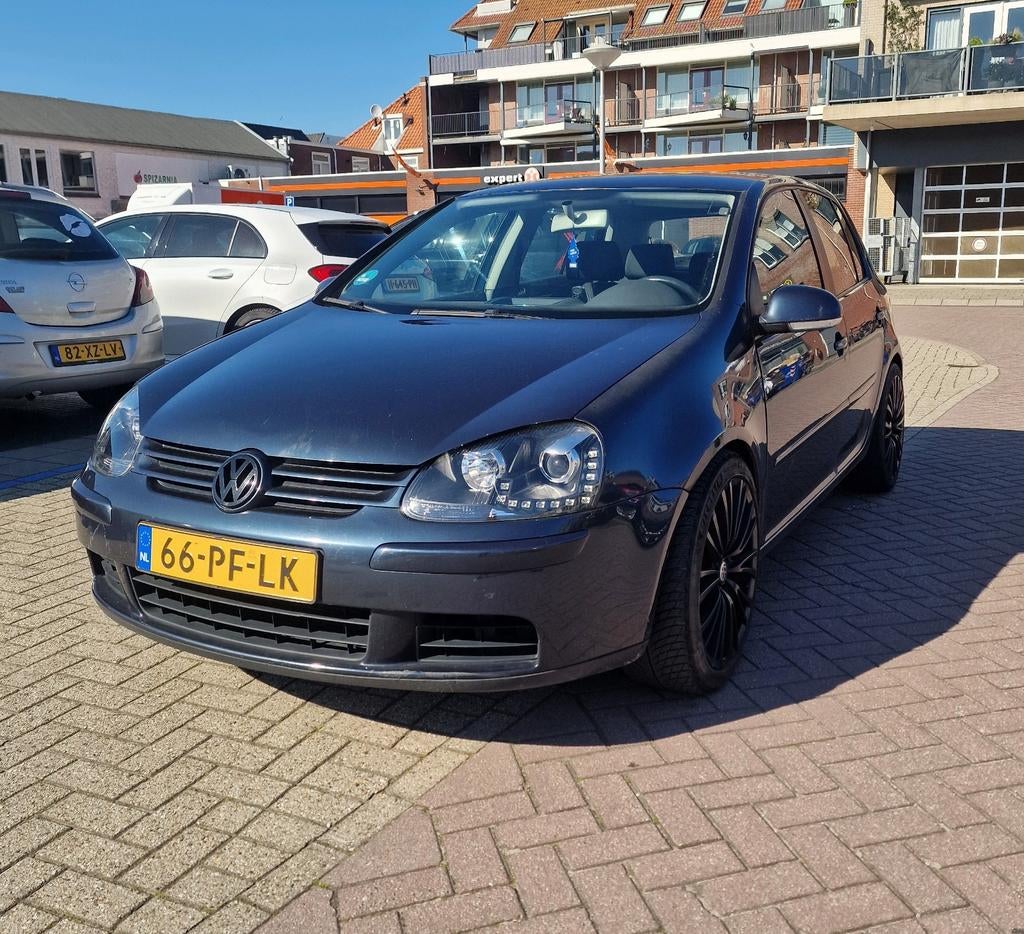 Volkswagen Golf 2.0 FSI 110KW 5D 2004 Blauw, Voorwielaandrijving, 1254 kg, Stof, Zwart
