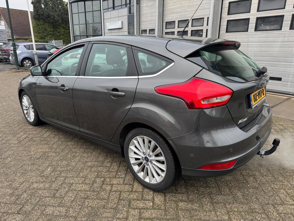 Ford Focus 1.5 Titanium AUTOMAAT, Navi, TRkhaak, Auto's, Electronic Stability Program (ESP), 4 cilinders, Origineel Nederlands