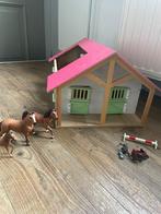 Paardenstal schleich met 3 paardrn en toebehoren, Ophalen of Verzenden, Gebruikt