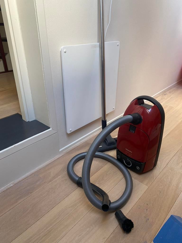 Miele stofzuiger, Witgoed en Apparatuur, Stofzuigers, Ophalen, Zo goed als nieuw, 1200 tot 1600 watt