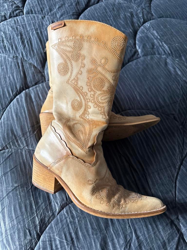 Mustang cowboylaarzen maat 40, beige met borduursel, Ophalen of Verzenden, Gedragen, Beige, Lage of Enkellaarzen