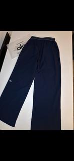 Alo Yoga Broek Nieuw Blauw Maat XS t/m L met Toebehoren, Kleding | Dames, Broeken en Pantalons, Blauw, Nieuw, Ophalen of Verzenden