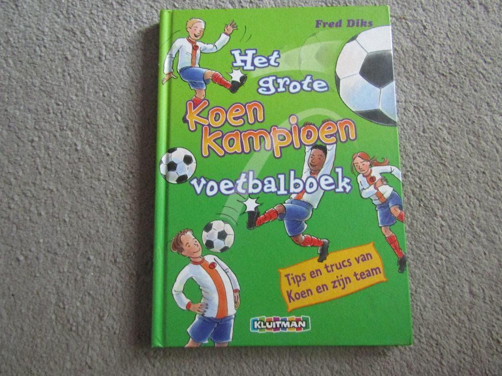 Boek: Het grote Koen Kampioen voetbalboek, Ophalen of Verzenden, Gelezen, Fred Diks, Fictie algemeen