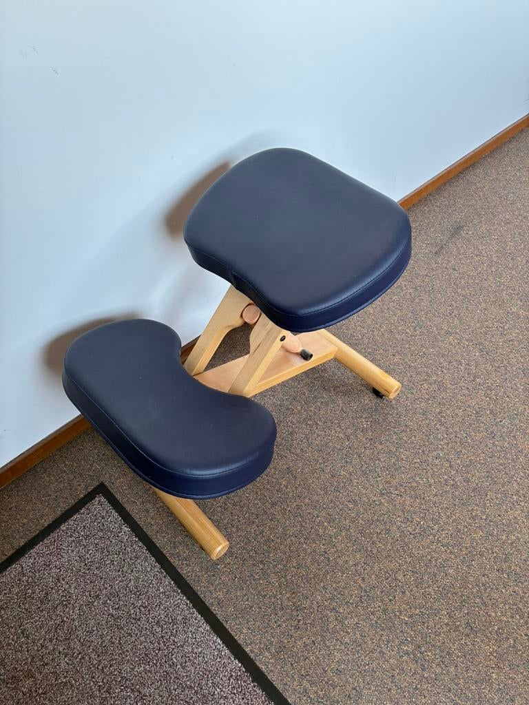 Ergonomische kniestoel, Ophalen, Zo goed als nieuw