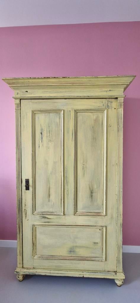 Leuke antieke meidenkast in vrolijk citroengeel, Antiek en Kunst, Antiek | Meubels | Kasten, Ophalen