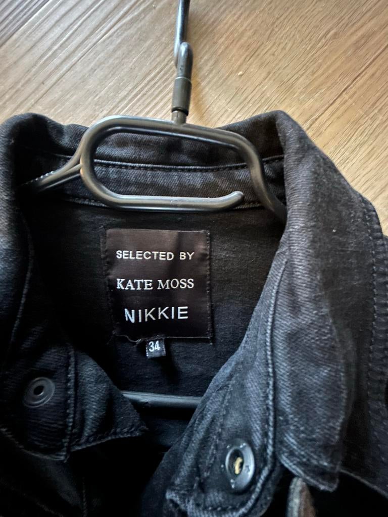 Nikkie Selected by Kate Moss denim jumpsuit maat 34, Kleding | Dames, Ophalen of Verzenden, Gedragen, Maat 34 (XS) of kleiner