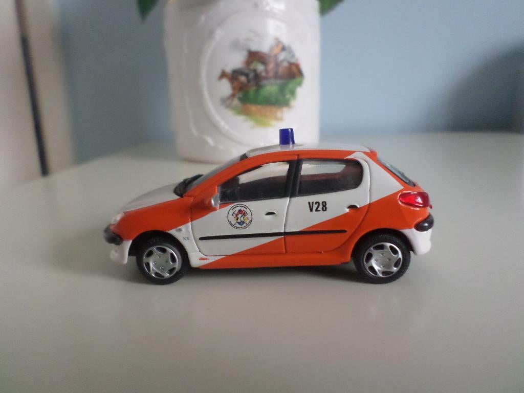 PEUGEOT 206 VAN 1998  van Brussel, Hobby en Vrije tijd, Modelauto's | 1:43, Ophalen of Verzenden, Nieuw, Auto, Overige merken