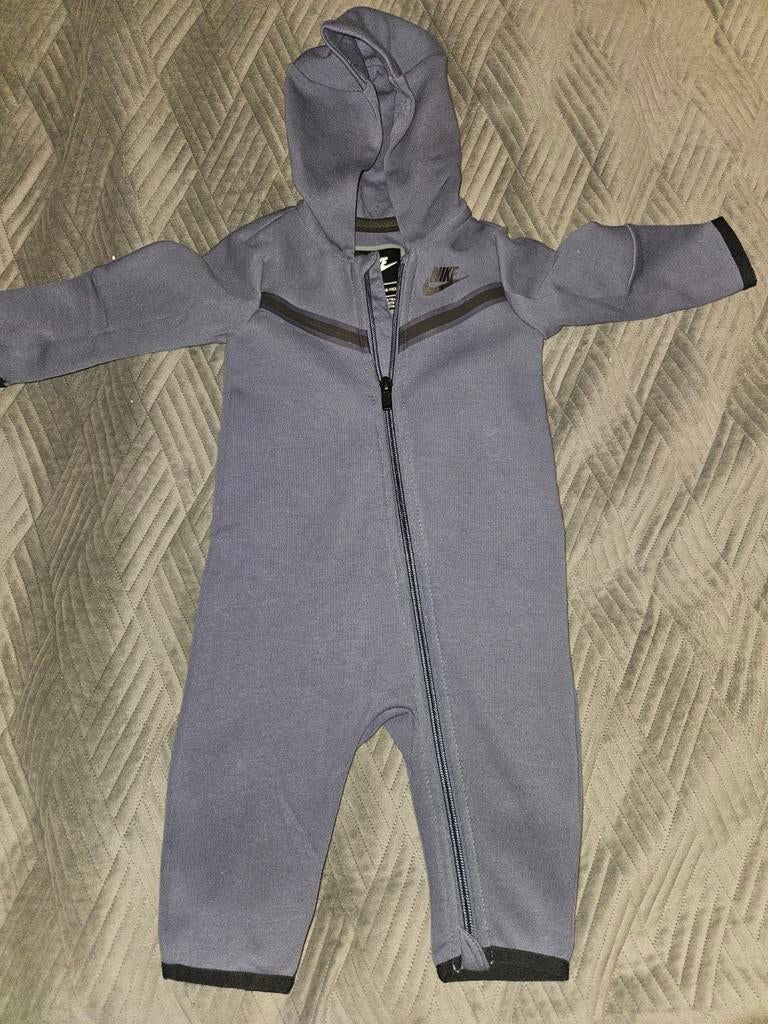 Nike tech baby, Jongetje of Meisje, Nieuw, Ophalen of Verzenden, Pakje