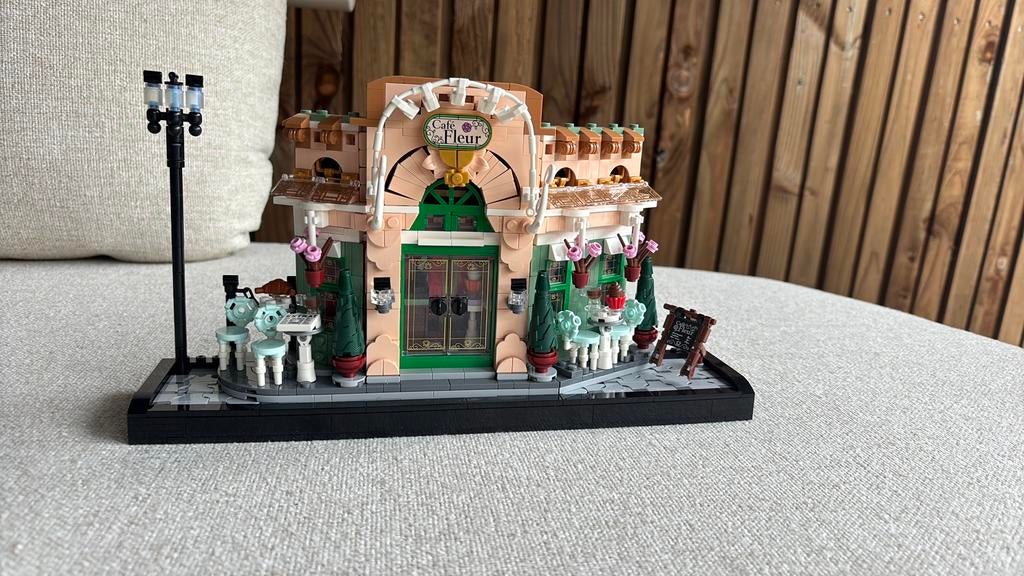 Lego 10362 Frans cafe, Ophalen of Verzenden, Zo goed als nieuw, Lego