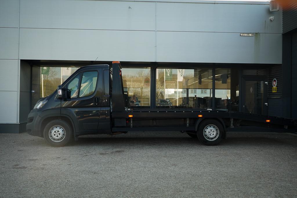 Peugeot Boxer 335 2.2 BlueHDi 165 L3H2 Pro / Oprijwagen / Au, Auto's, Bestelauto's, Stof, Gebruikt, Euro 6, 4 cilinders