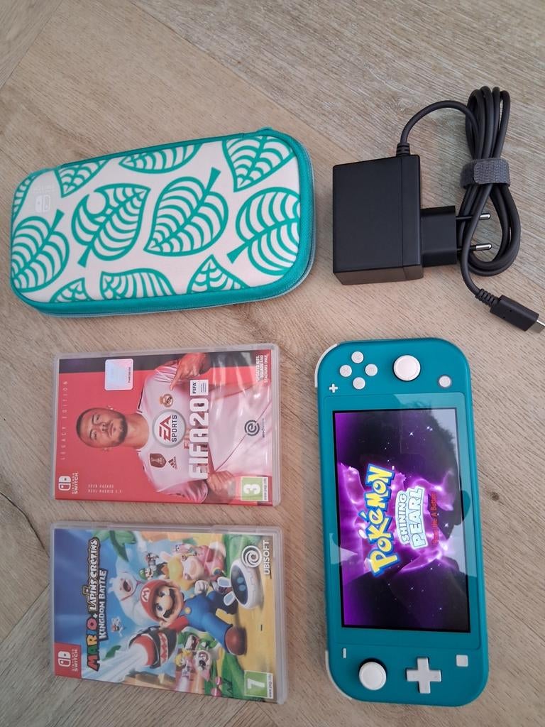 Nintendo Switch Lite Blauw + Games + Nieuwe Joysticks (Geen, Spelcomputers en Games, Spelcomputers | Nintendo Switch Lite, Zo goed als nieuw