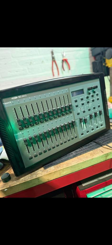 Showtec SC-2412 mengpaneel, Ophalen of Verzenden, Gebruikt, 20 kanalen of meer