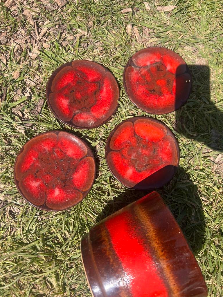 Pot met 4 schoteltjes, Ophalen of Verzenden, Gebruikt