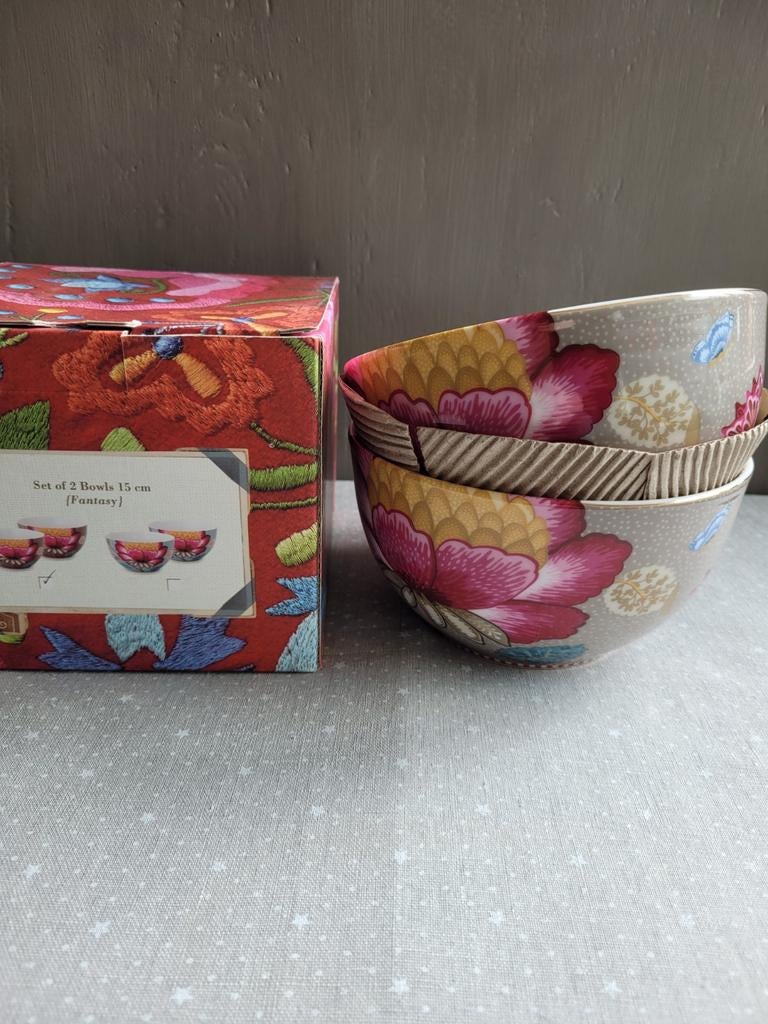 Pip Studio Blooming Tales Fantasy 2 kommen diameter 15 cm, Nieuw, Ophalen of Verzenden, Kom(men), Overige stijlen