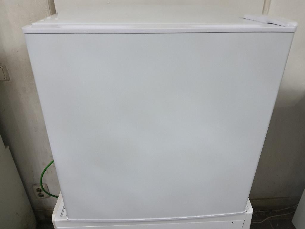 Mooie ARO mini vriezer werkt Perfect, Witgoed en Apparatuur, Vriezers en Diepvrieskisten, Minder dan 85 cm, Minder dan 60 cm, Zo goed als nieuw