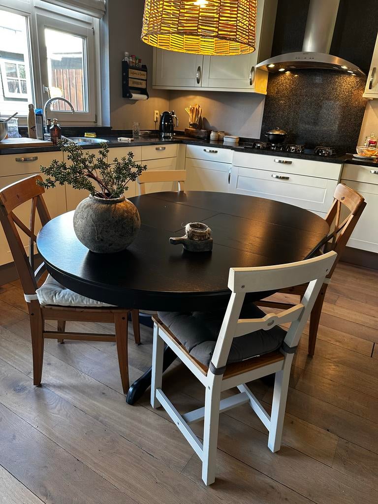 Ikea Rozentorp tafel, zwart, in goede staat, Huis en Inrichting, Tafels | Eettafels, 100 tot 150 cm, Rond, Ophalen of Verzenden