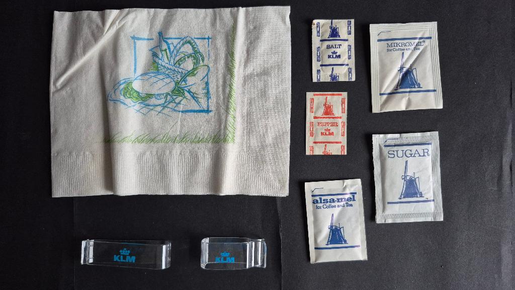 8 KLM onboard items (K1238), Verzamelen, Ophalen of Verzenden, Gebruikt, Overige typen